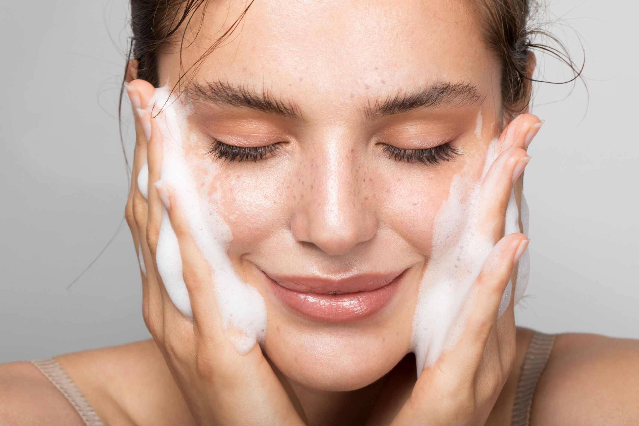 A Complete Guide to Skincare Routines for Glowing Skin